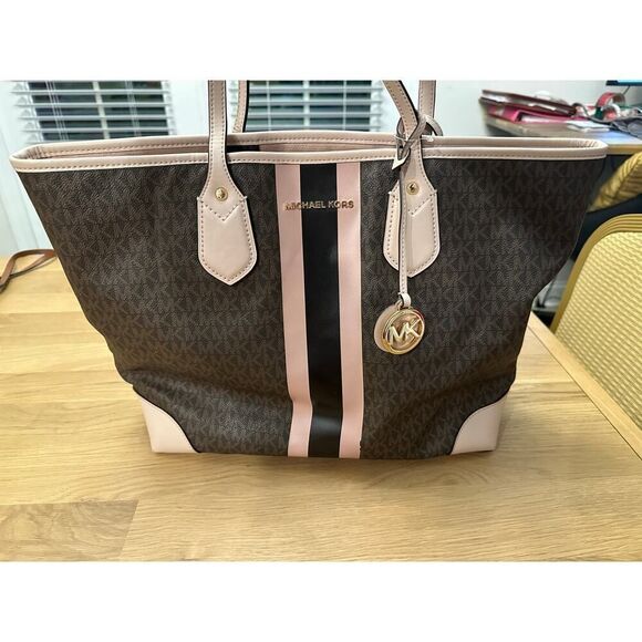 Michael Kors Eva tote - Picture 3 of 5